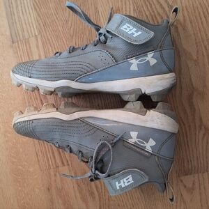 Under Armour Harper 7 Grey White Baseball Shoes Cleats Size Youth 5